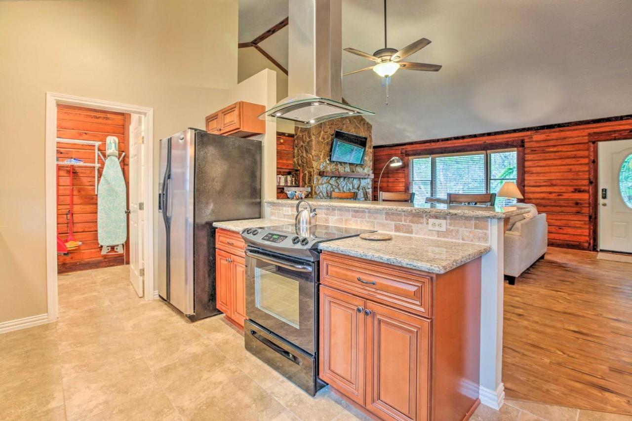 Spacious Kemah Clear Lake Home With Porch And Fire Pit ภายนอก รูปภาพ