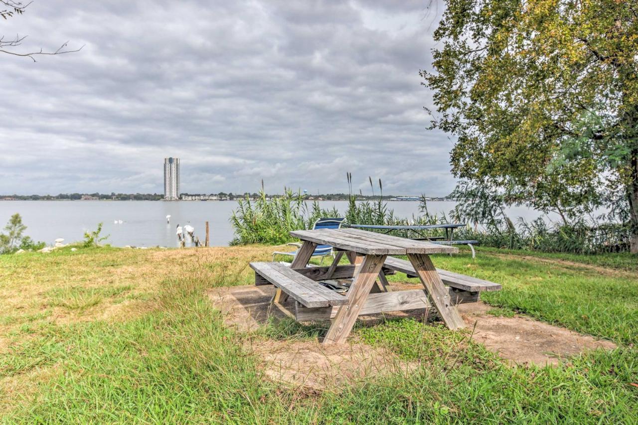 Spacious Kemah Clear Lake Home With Porch And Fire Pit ภายนอก รูปภาพ