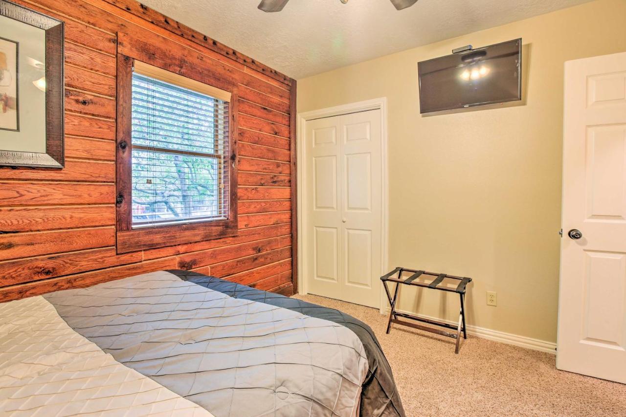 Spacious Kemah Clear Lake Home With Porch And Fire Pit ภายนอก รูปภาพ
